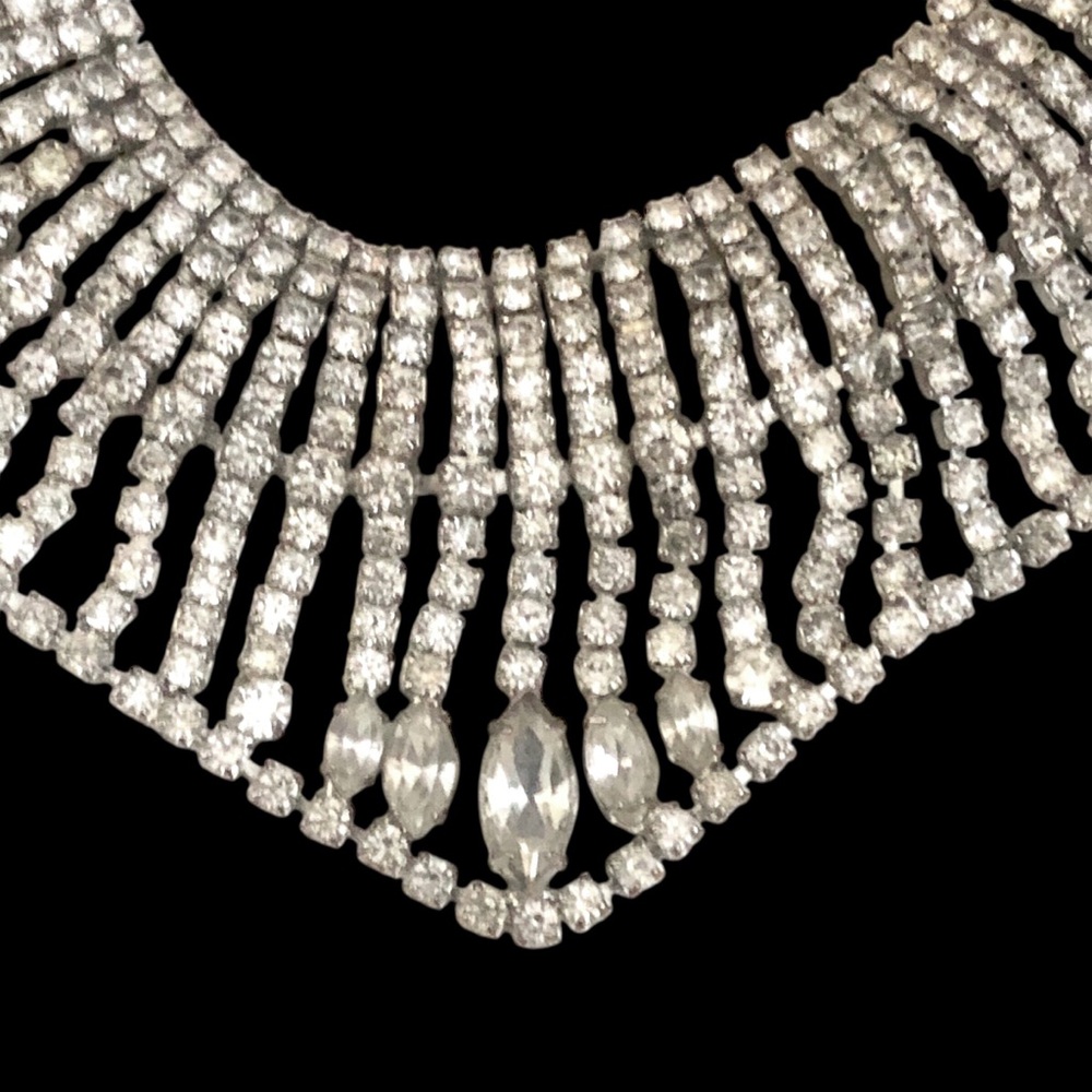 Vintage White Crystal Statement Bib Necklace - Picture 2 of 6